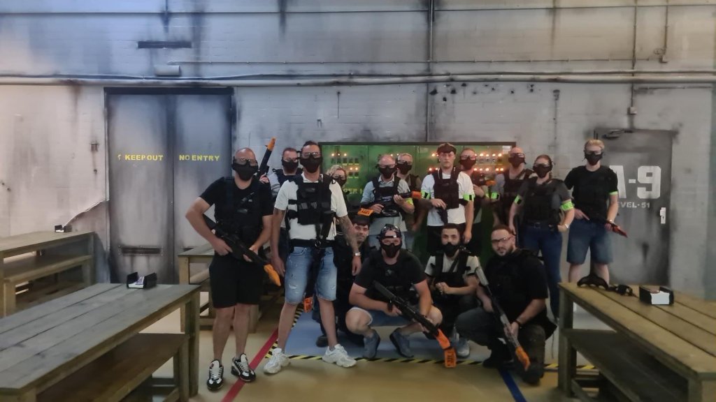 Team van Renoco tijdens een actief en gezellig teamuitje met collega&rsquo;s.