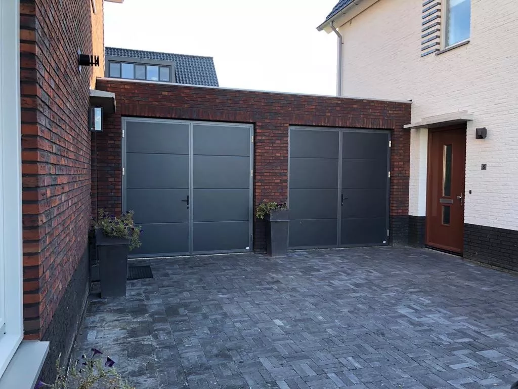 Graue Flügeltore in Sittard-Geleen und Limburg