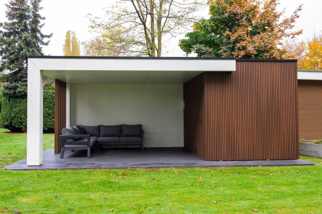 Composite cladding on a patio cover in Sittard-Geleen or elsewhere in Limburg.
