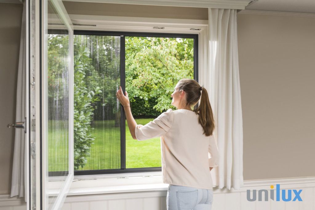 Unilux roller insect screen for windows in Sittard-Geleen or elsewhere in Limburg.