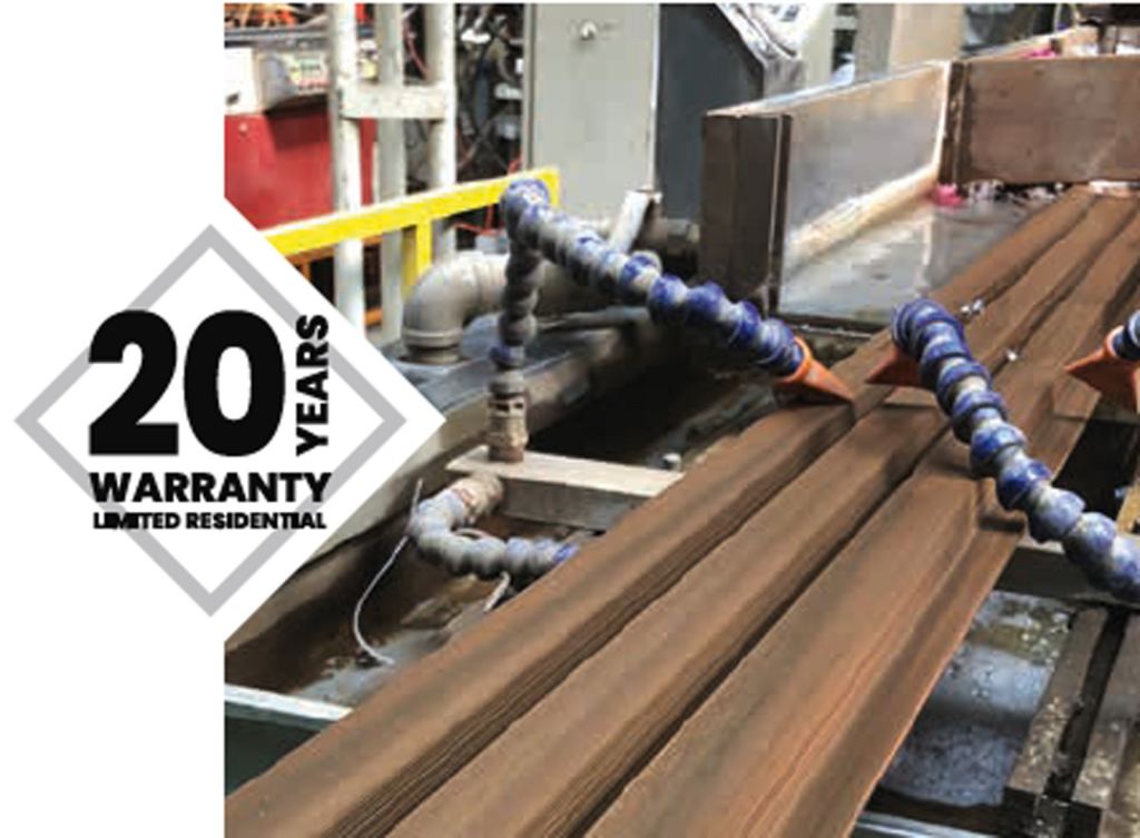 Durable Renoco Fiberdeck is manufactured with a long service life and quality in mind, as can be seen in the production hall.