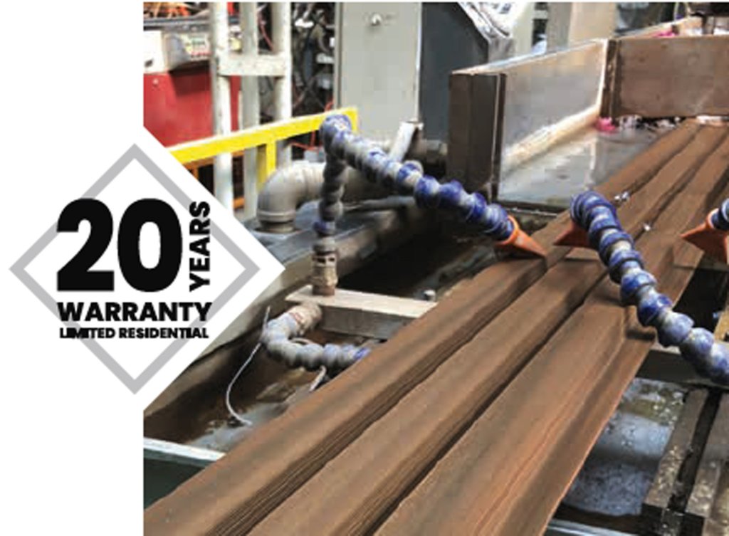 Ontdek het duurzame Renoco Fiberdeck met 20 jaar garantie!. Duurzaam Renoco Fiberdeck wordt geproduceerd met een lange levensduur en kwaliteit in gedachten, zichtbaar in de productiehal.